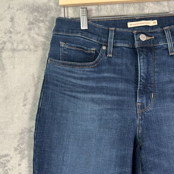 NWT New Levi’s Dark Wash Denim Capri Jean Pants Size 10 - Picture 5 of 8